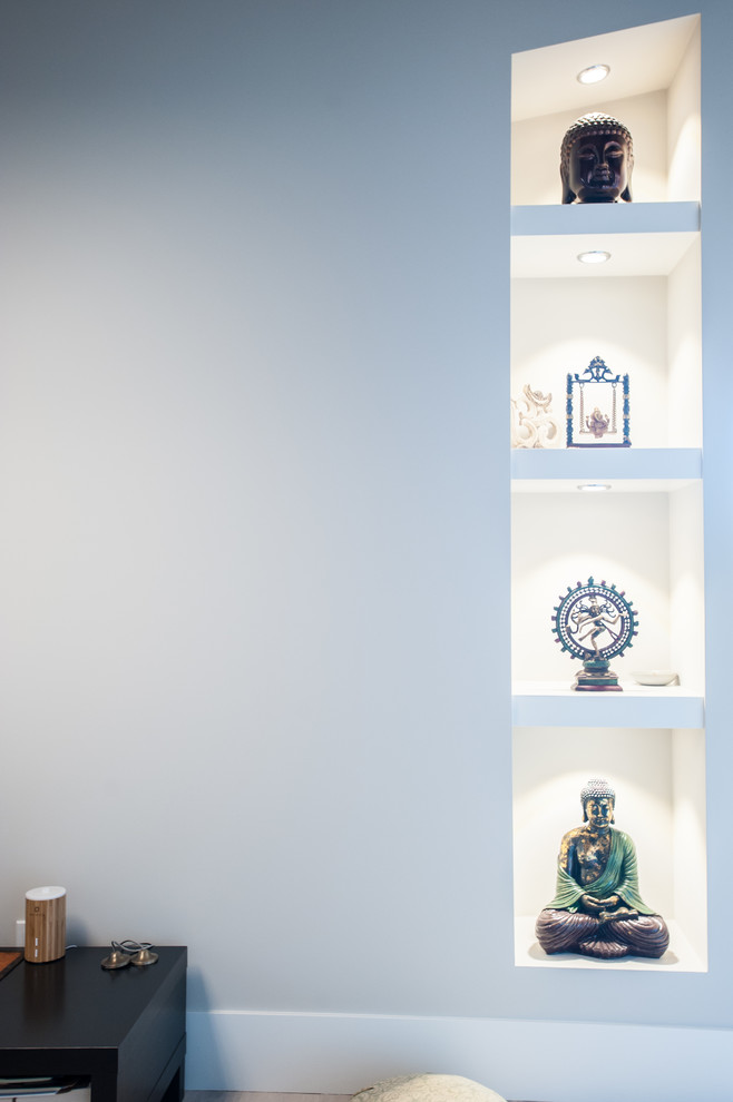 Immagine di una palestra in casa minimalista