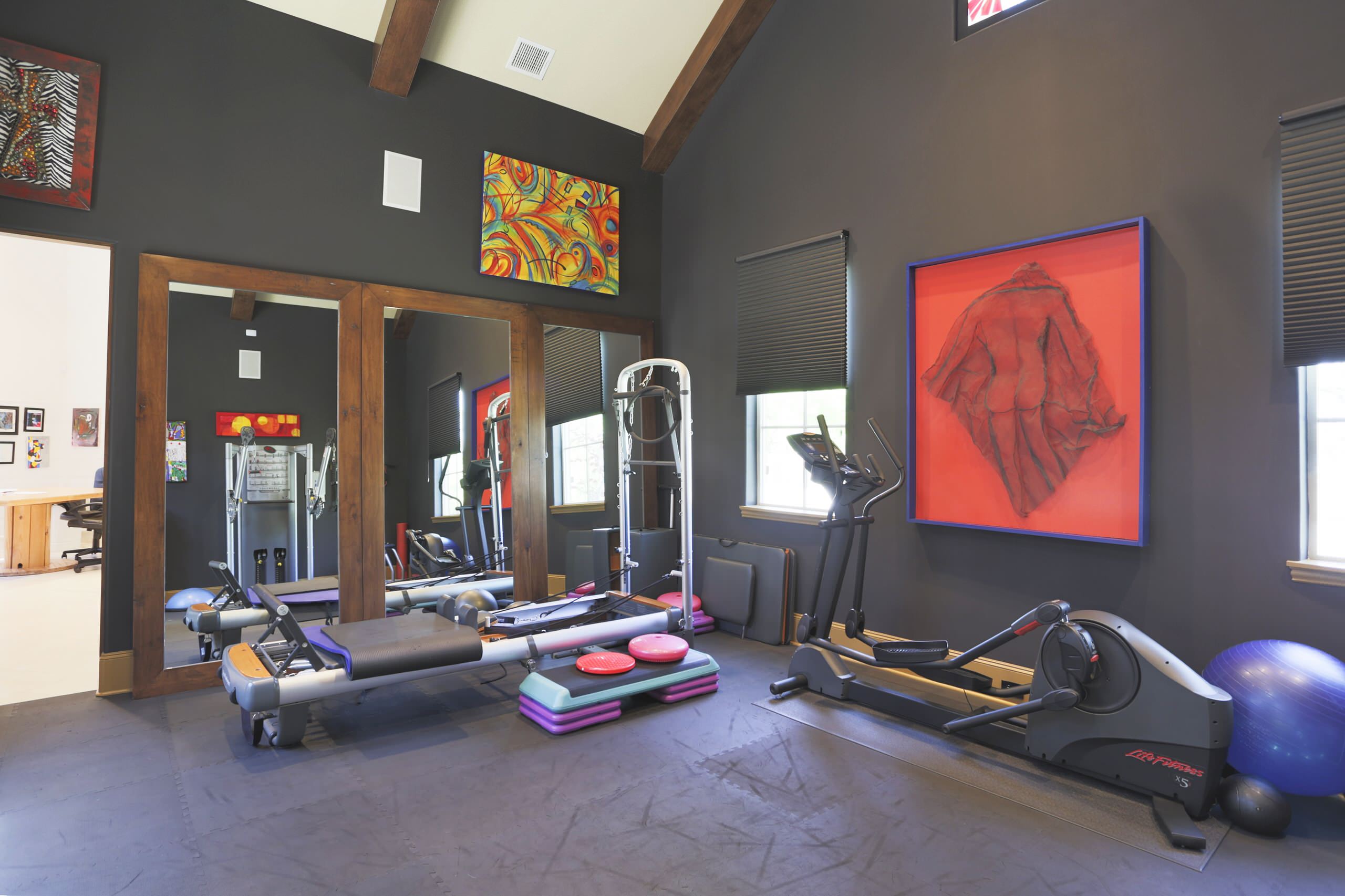 Gimnasio en casa  Gym room at home, Home gym design, Modern home gym design