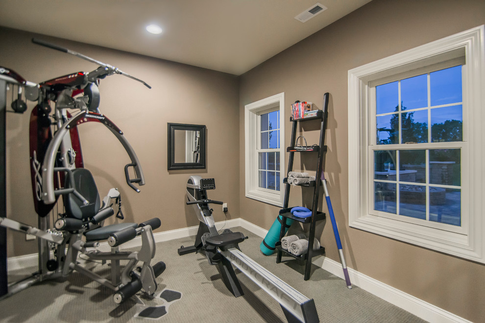 Elegant home gym photo in Columbus