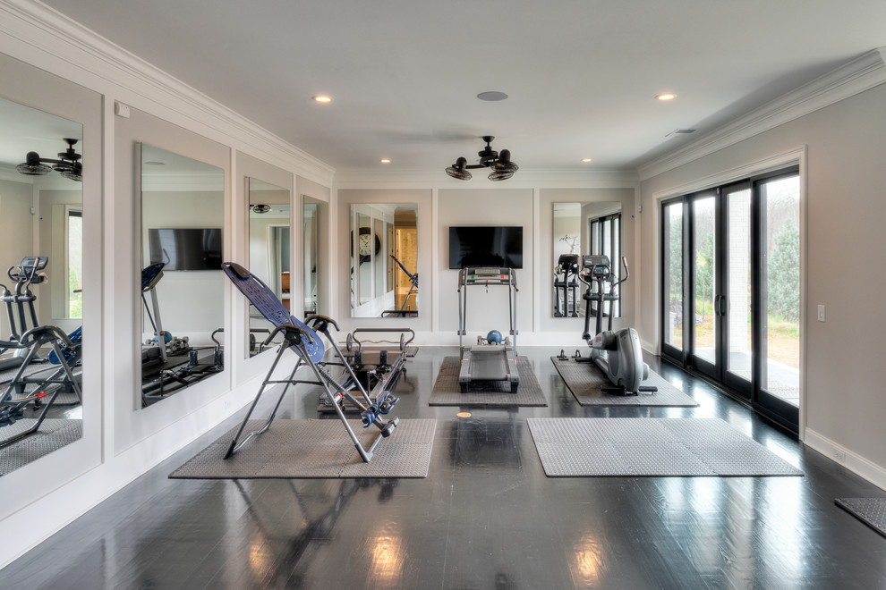 Photo of a classic home gym in Other.