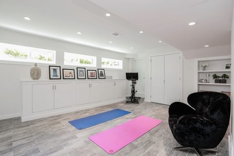 Inspiration for a traditional home gym in Other.