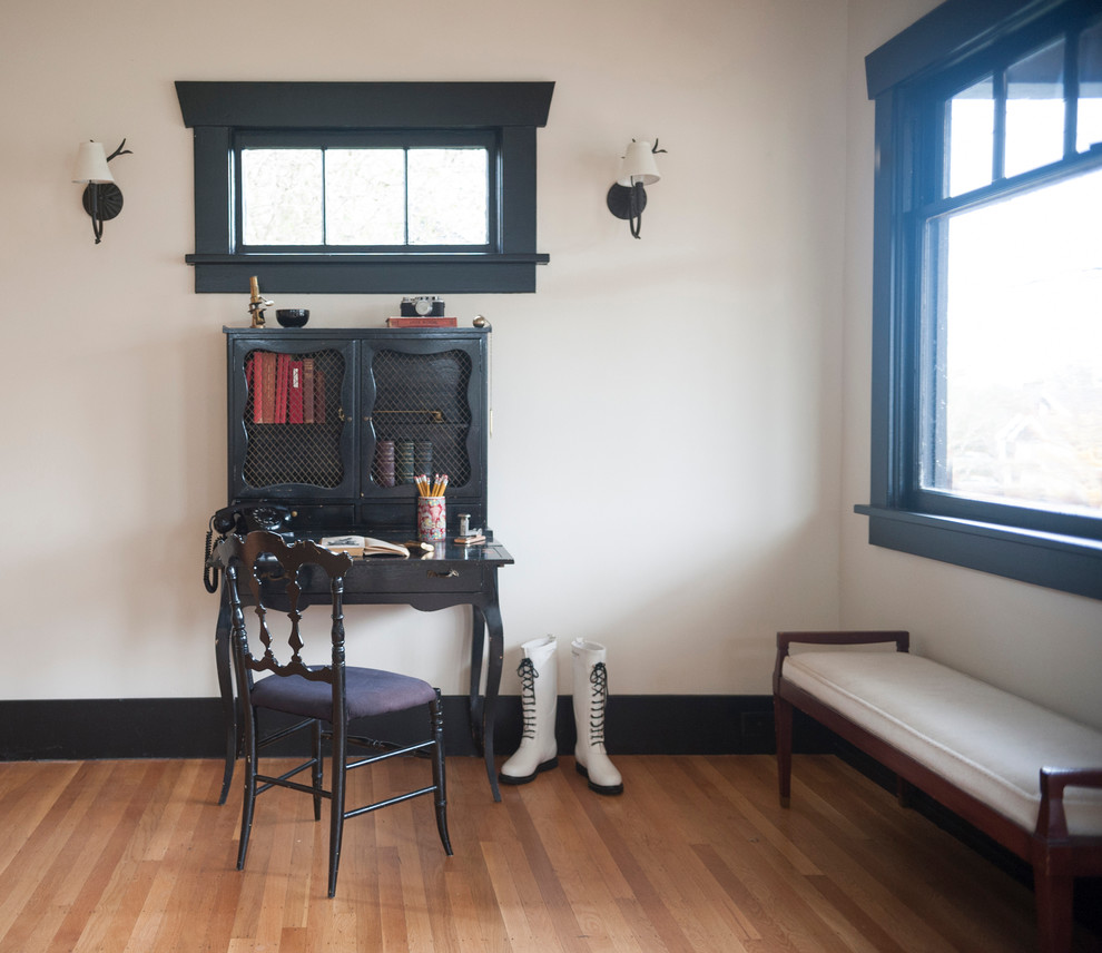 Photo of a small traditional home office in Portland.