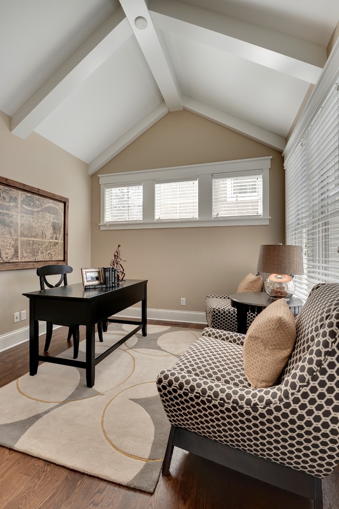 Example of a classic home office design in Minneapolis