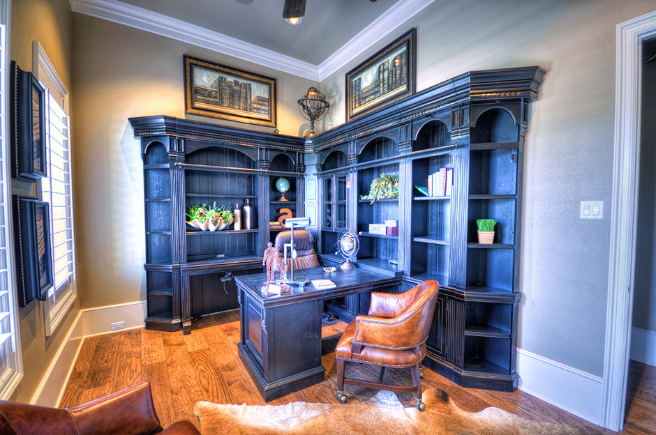 2016 Lubbock Parade House Traditional Home Office by HIFIDELITY