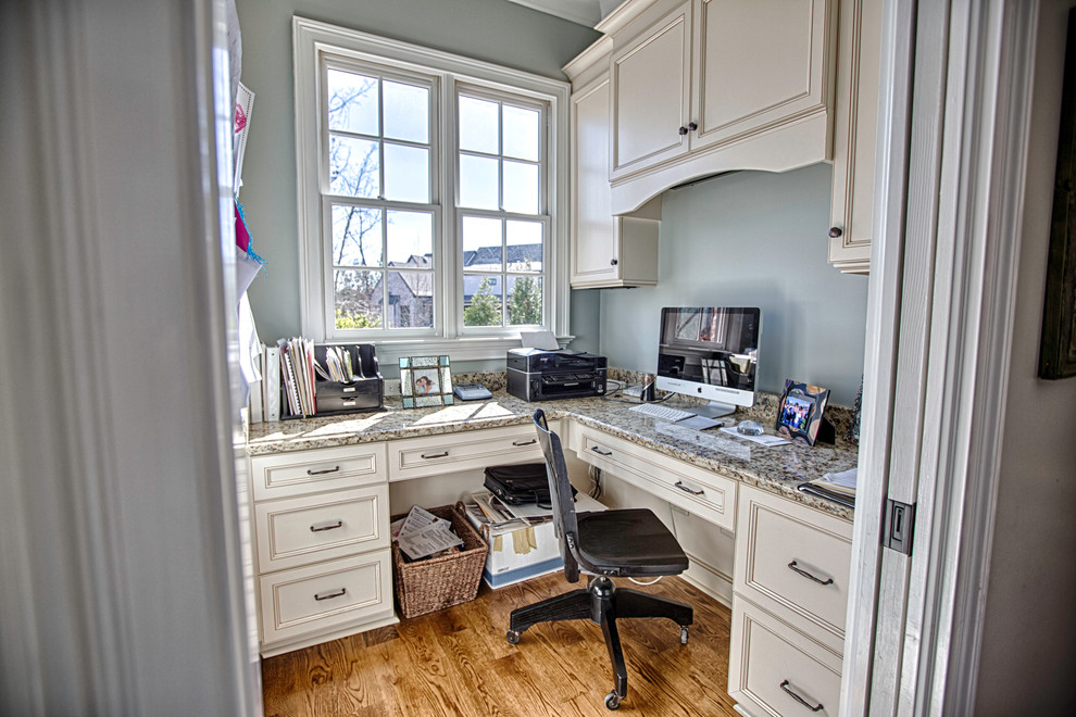 Elegant home office photo in Birmingham