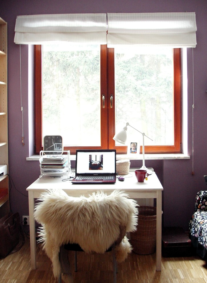 Inspiration for a contemporary home office in Other.