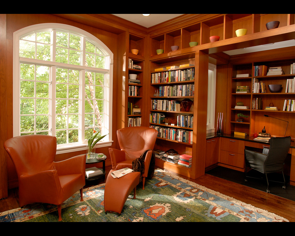 This is an example of a contemporary home office in Cincinnati.
