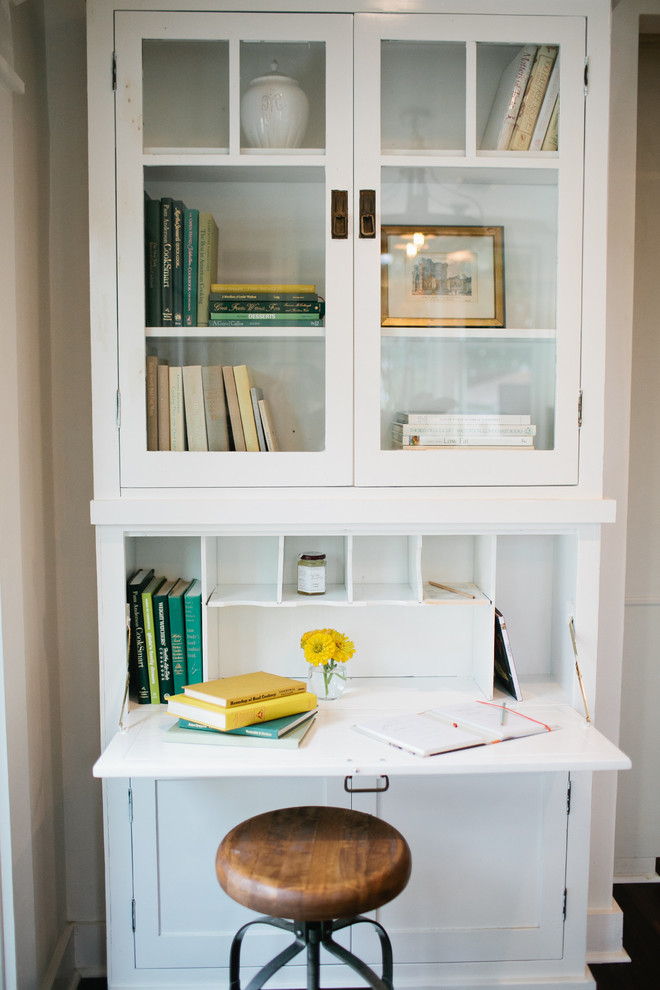 Home office - traditional home office idea in Los Angeles