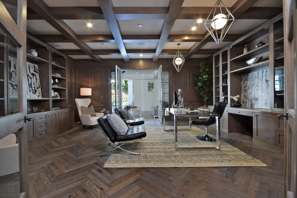 Transitional home office photo in Los Angeles