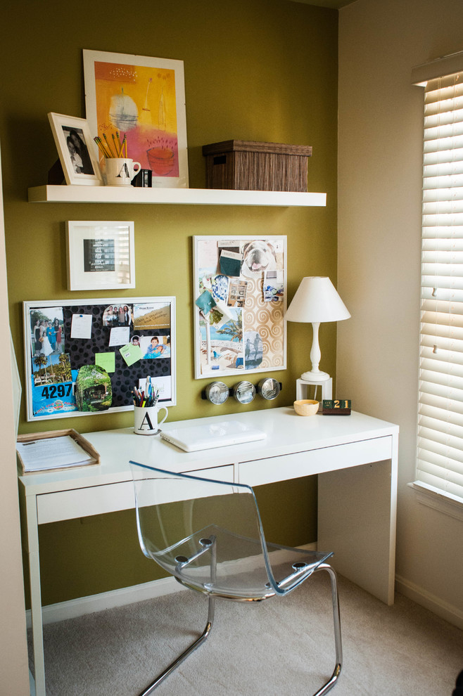 Inspiration for a modern home office in DC Metro.