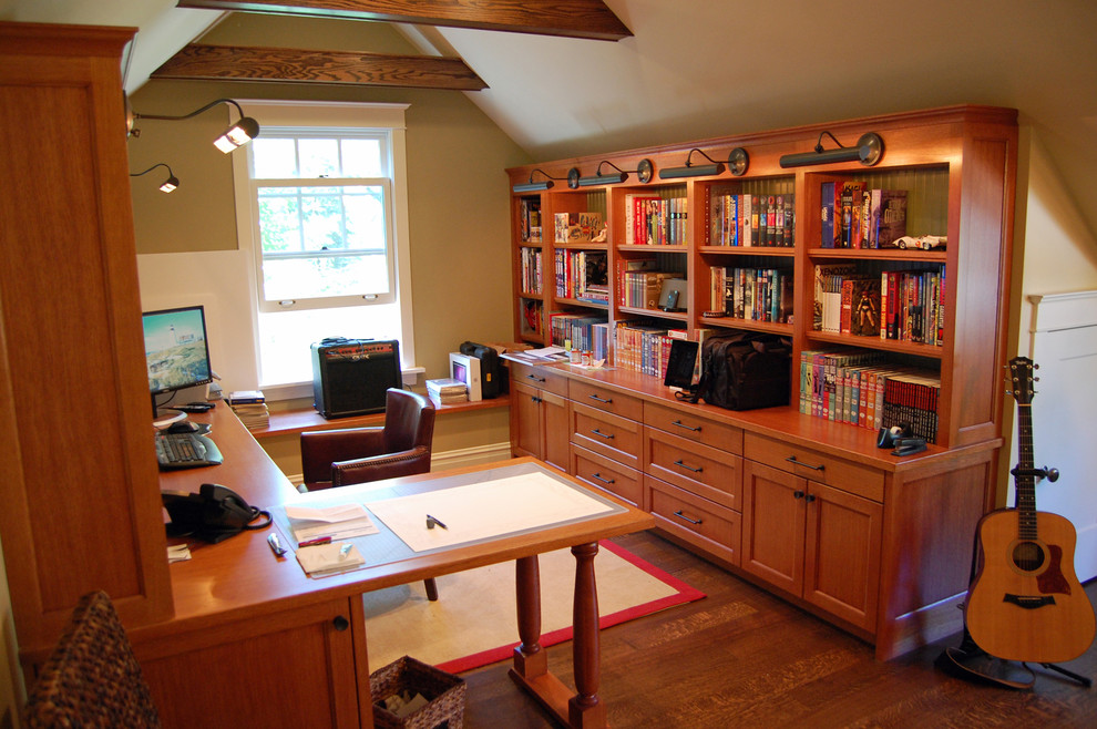 Inspiration for a timeless home office remodel in Chicago