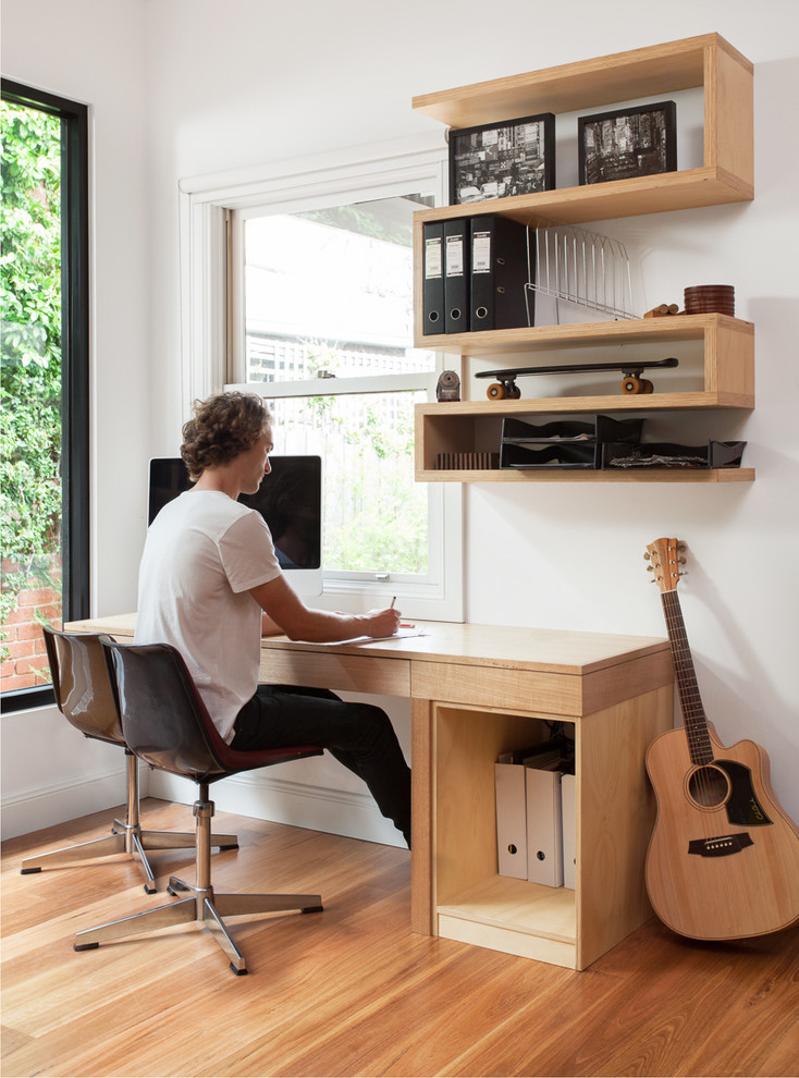 Источник вдохновения для домашнего уюта: кабинет в современном стиле