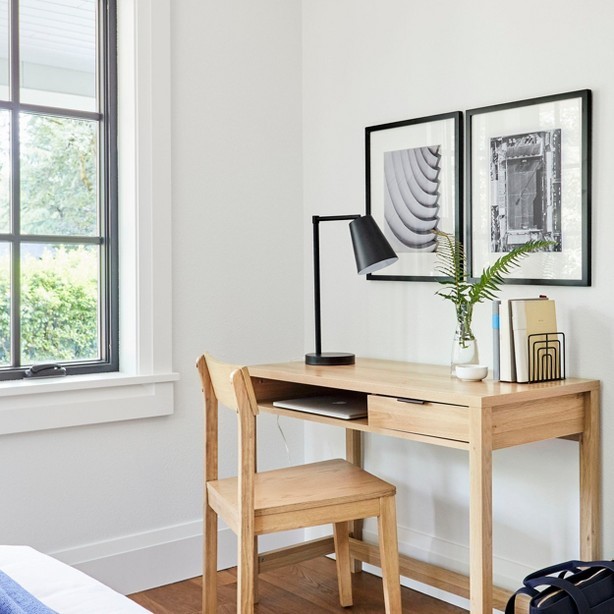 Bedroom with Office Nook Collection styled by Emily Henderson - Moderne ...