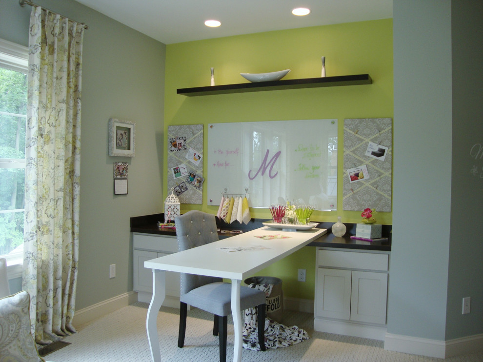 This is an example of a contemporary home office in Columbus.