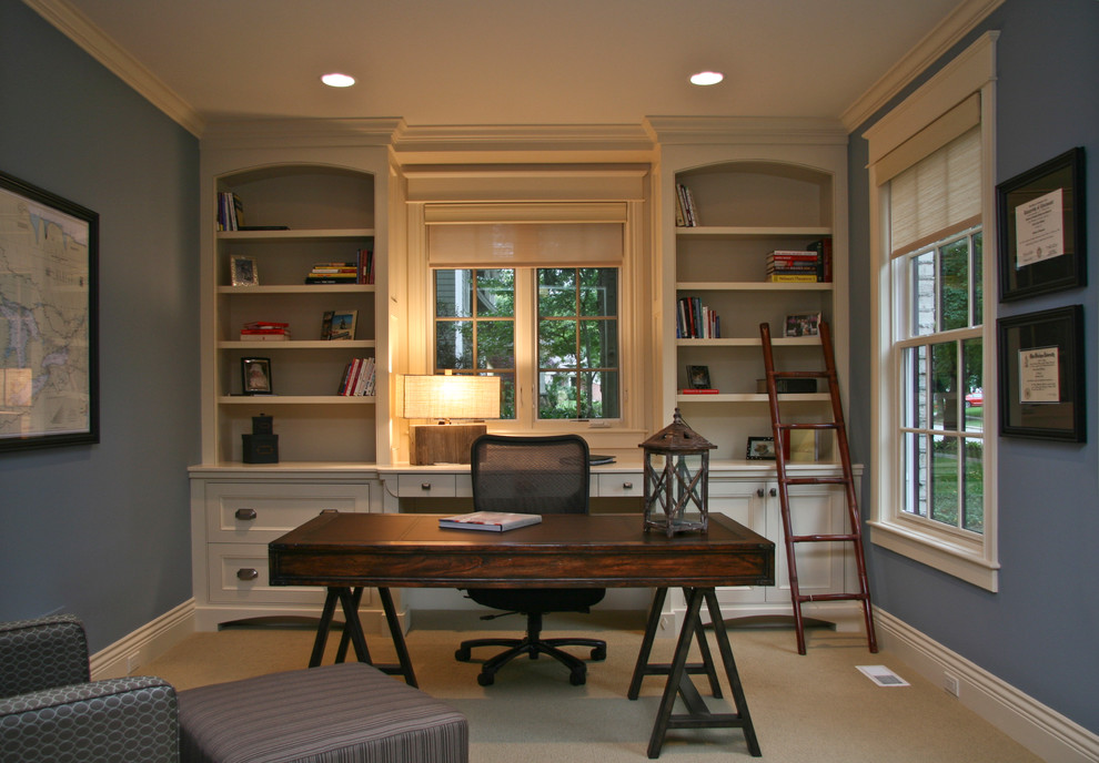 グランドラピッズにあるトラディショナルスタイルのおしゃれなホームオフィス・書斎の写真