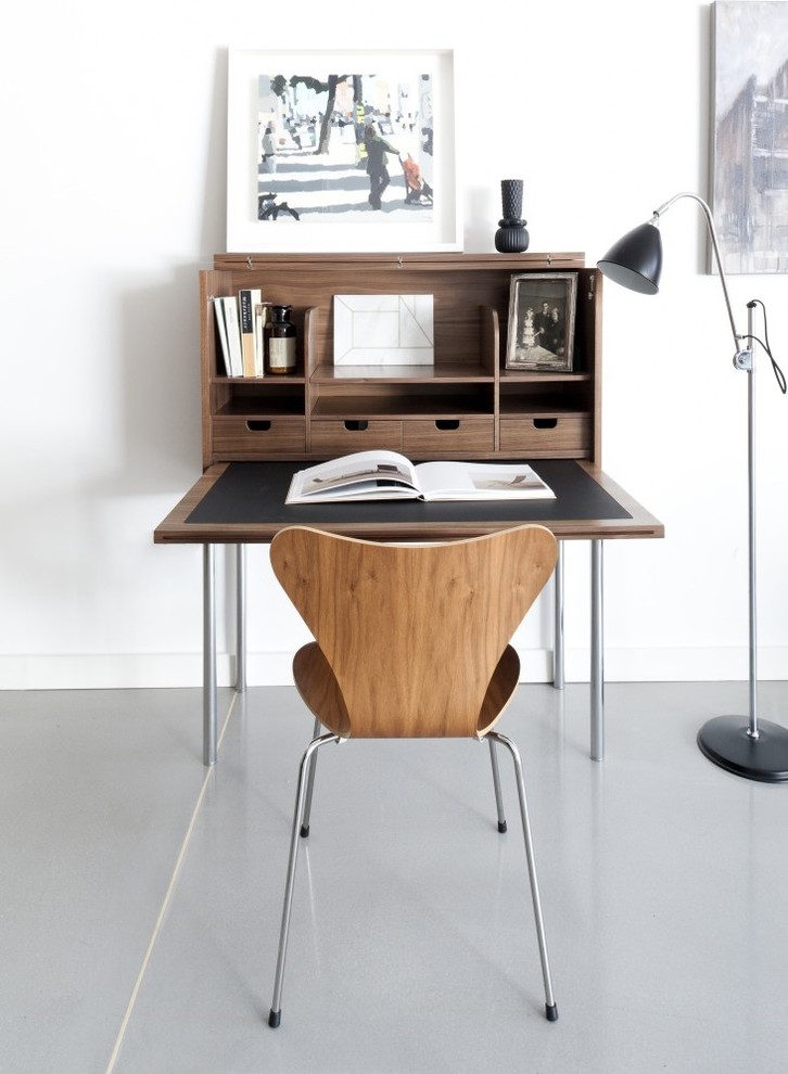 This is an example of a contemporary home office in Dublin.