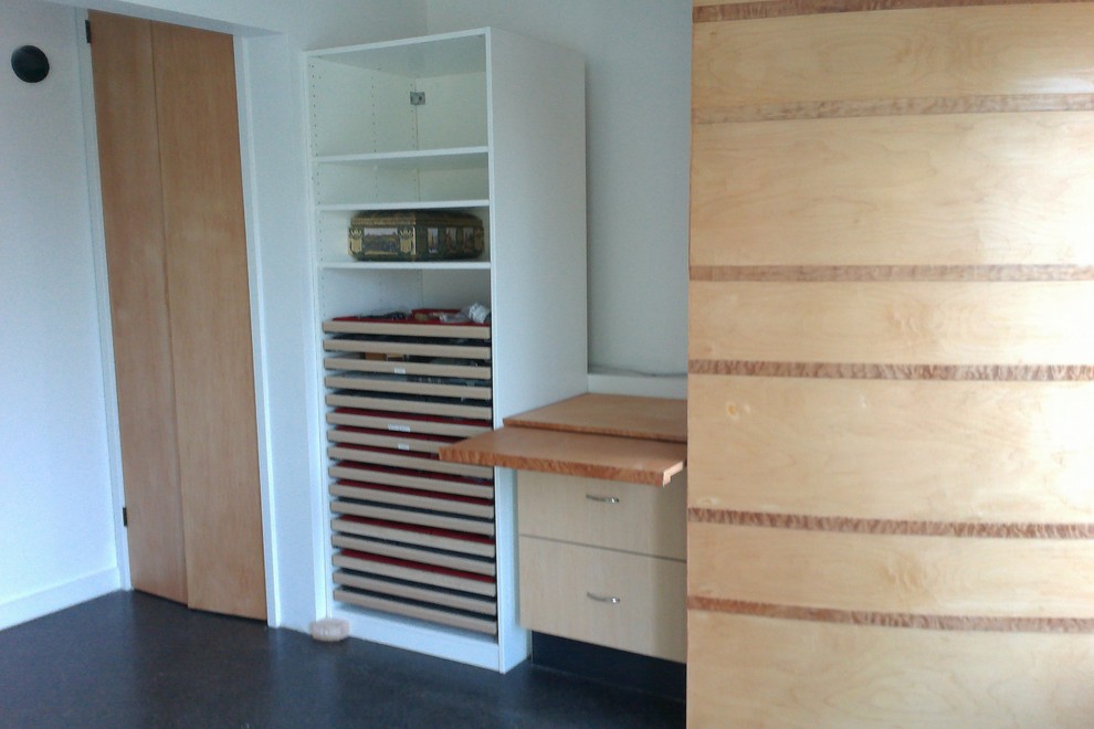 Built ins to create a Guest Room/Office/Hobby Room. Suffolk Project