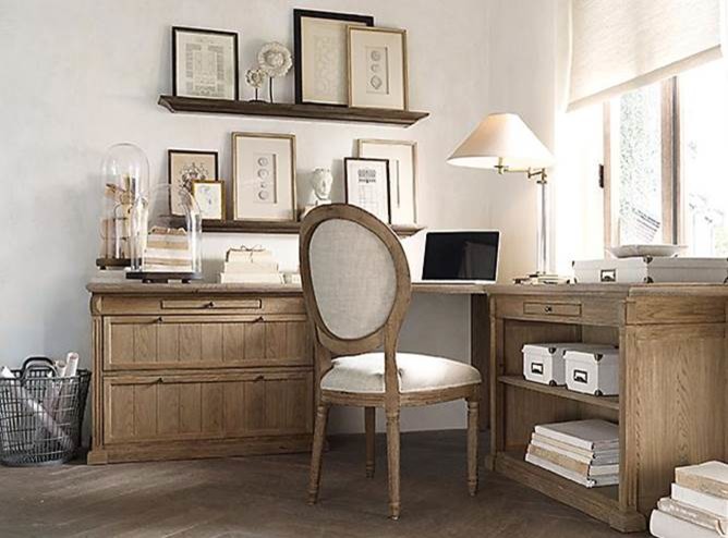 Inspiration för shabby chic-inspirerade arbetsrum, med grå väggar, klinkergolv i porslin och ett fristående skrivbord