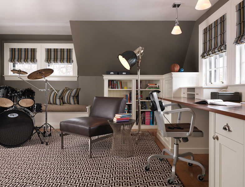 Inspiration for a timeless home office remodel in Boston