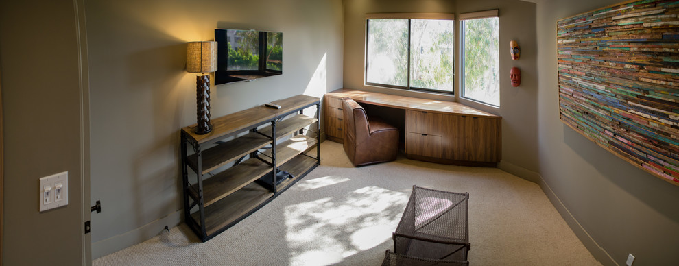 Idee per un ufficio minimalista di medie dimensioni con pareti grigie, moquette, nessun camino, scrivania incassata e pavimento grigio