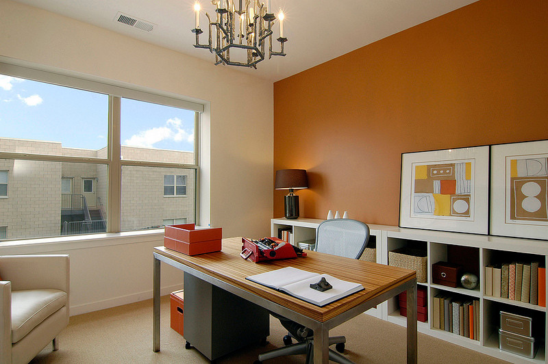 Photo of a modern home office in Chicago.