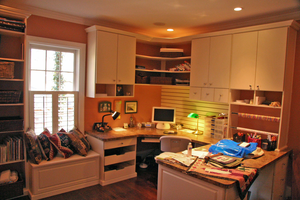Home office - traditional home office idea in Atlanta