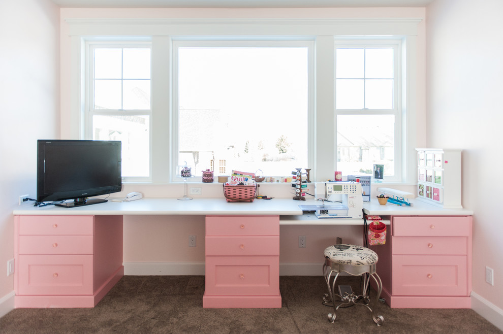 Design ideas for a classic home office in Salt Lake City.