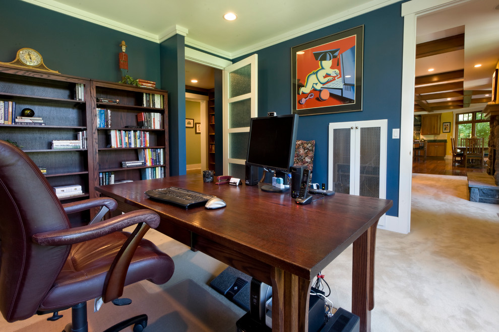 Home office - traditional home office idea in Seattle