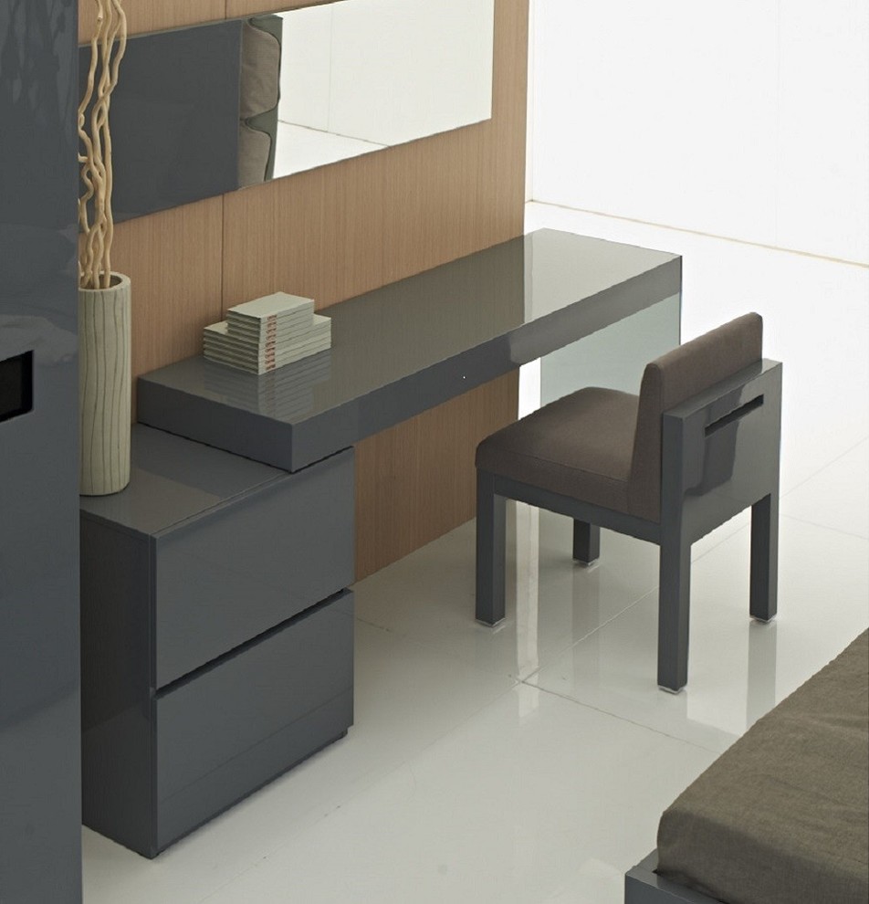 Imagen de despacho moderno de tamaño medio sin chimenea con paredes blancas, suelo de baldosas de cerámica y escritorio empotrado