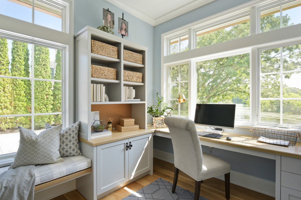 This is an example of a home office in Minneapolis.