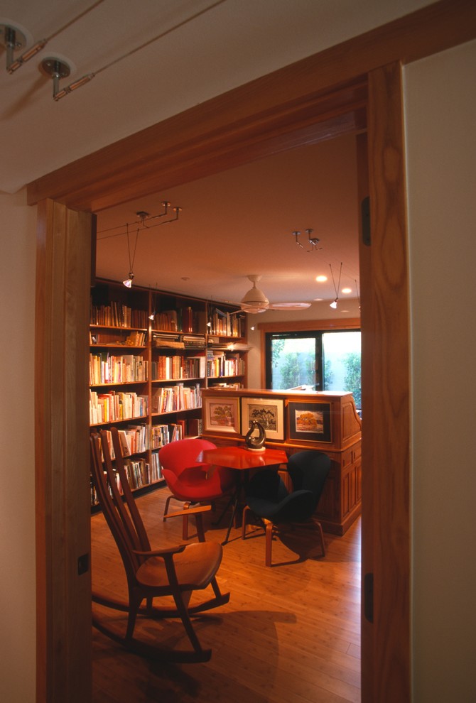 フェニックスにあるアジアンスタイルのおしゃれなホームオフィス・書斎の写真
