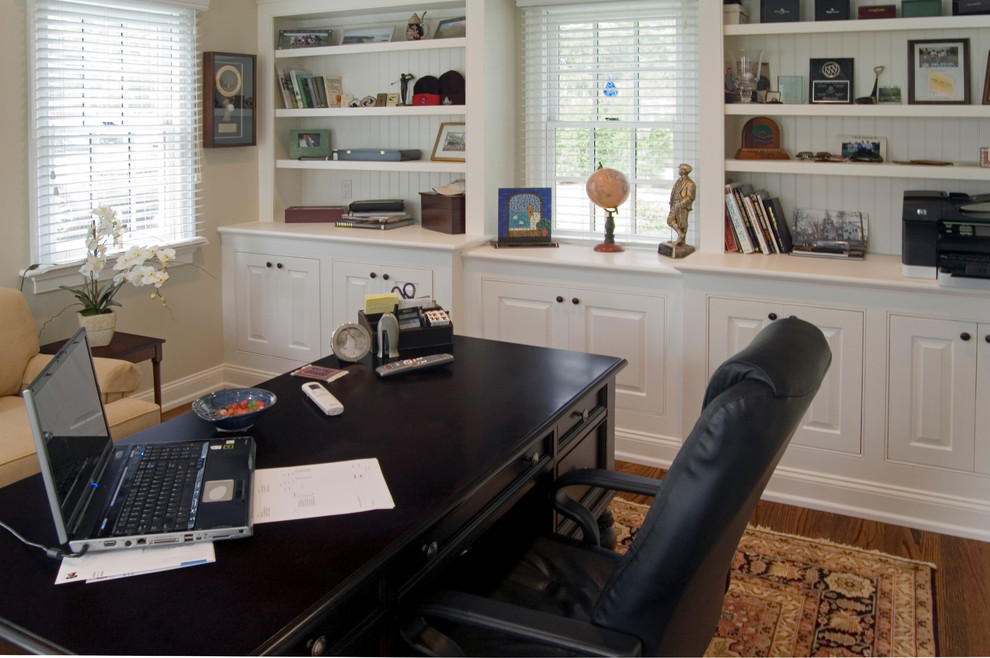 Colonial outbuilding office Traditional Home Office Philadelphia