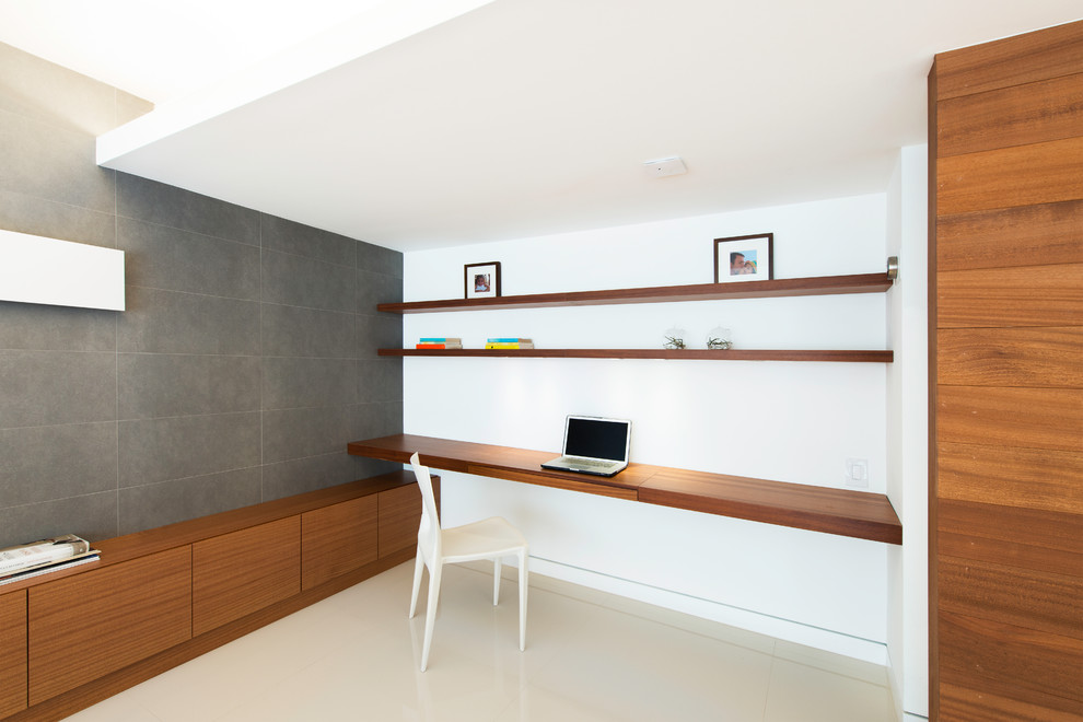 Example of a minimalist home office design in Miami