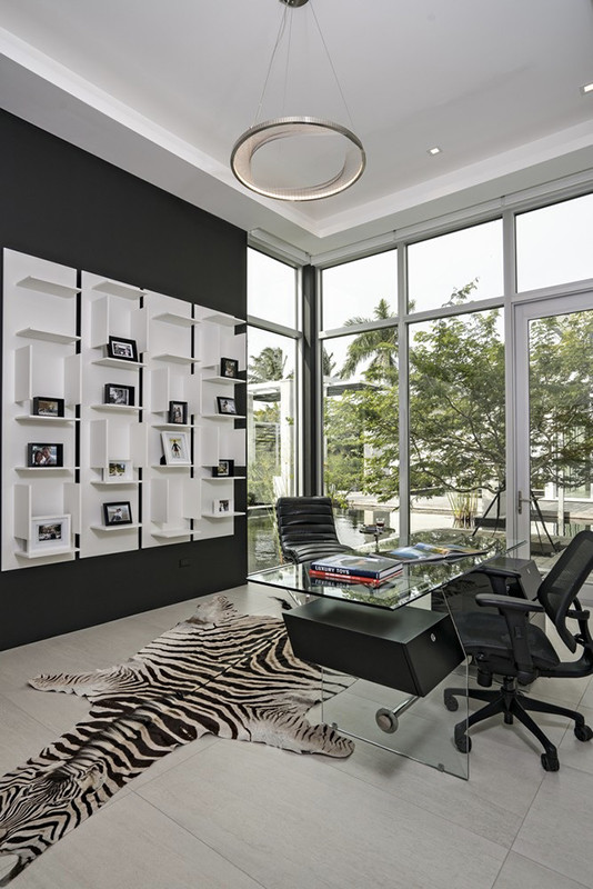 Modernes Arbeitszimmer in Miami