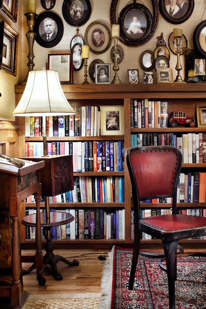 Example of a classic home office design in Austin
