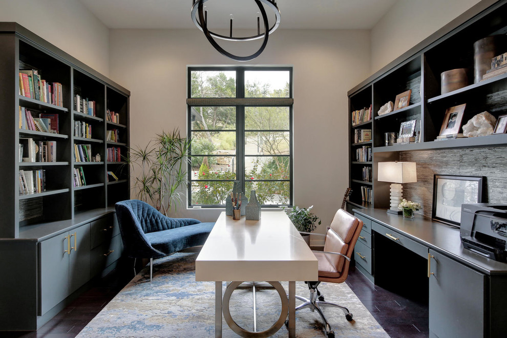 Photo of a contemporary home office in Austin.