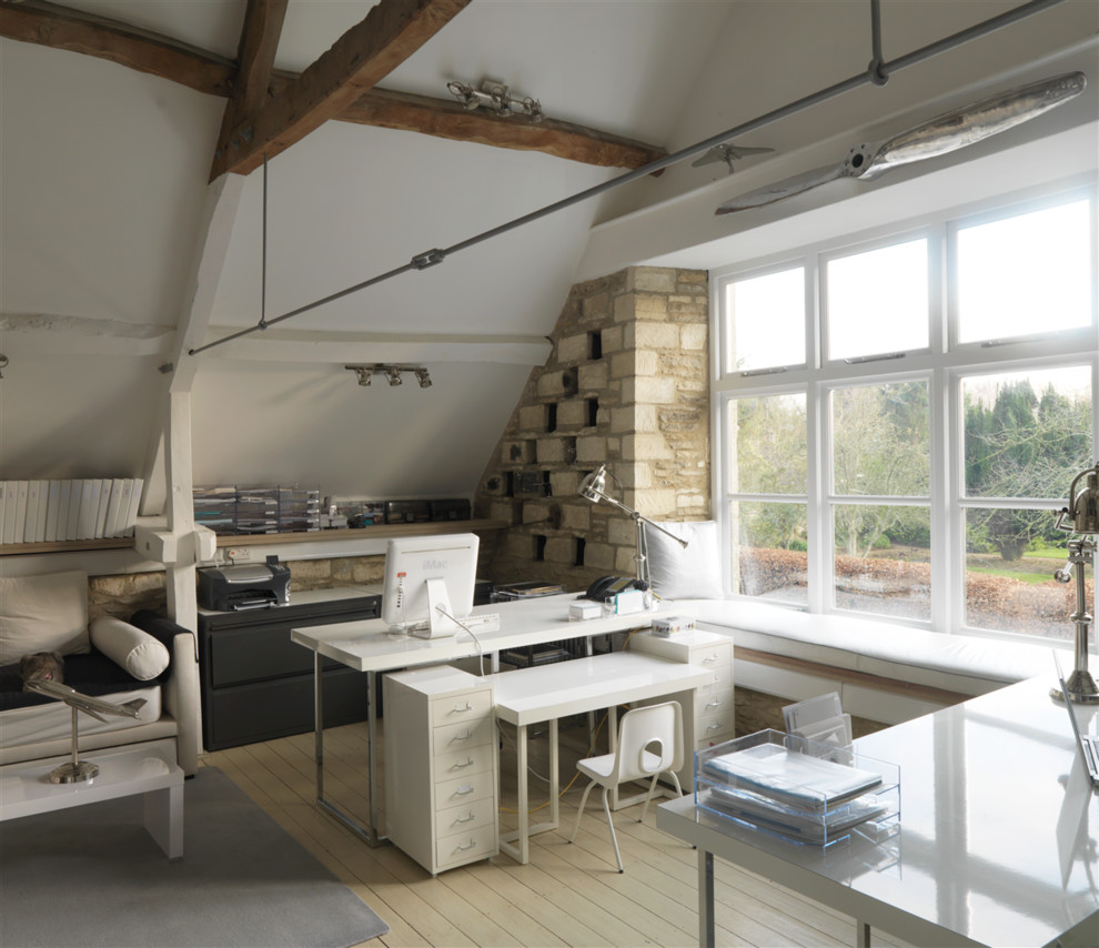 Inspiration for a contemporary home office in Oxfordshire.