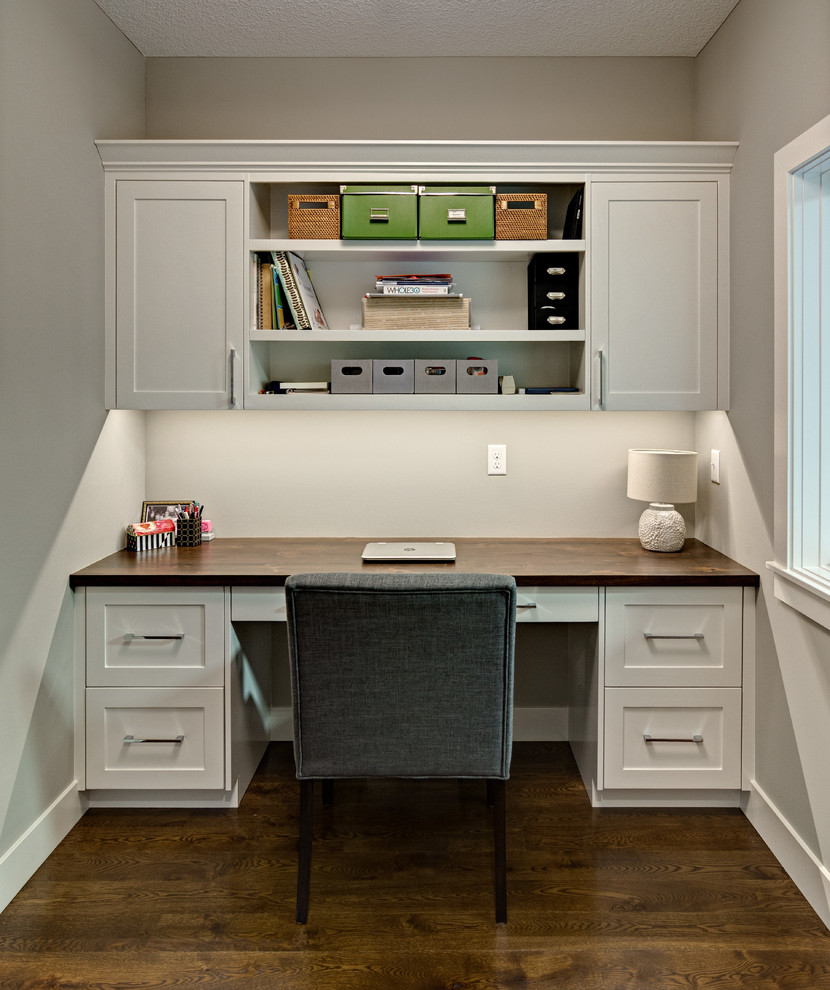 Home office - transitional home office idea in Minneapolis