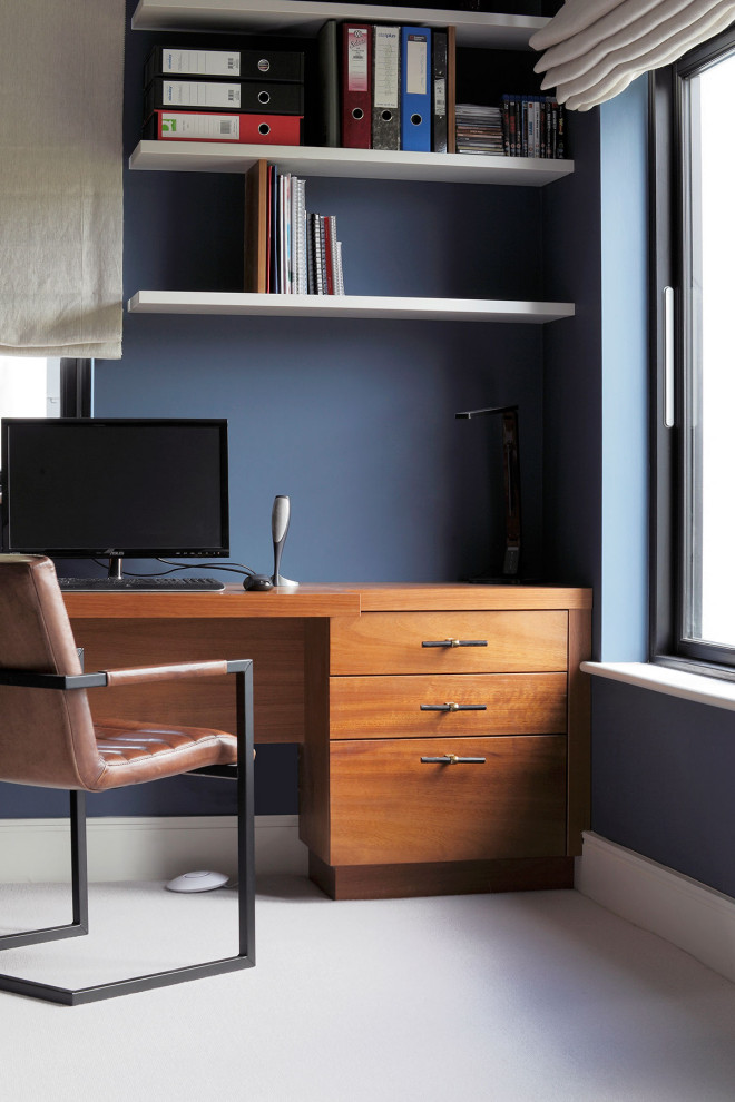 Example of a minimalist home office design in Dublin