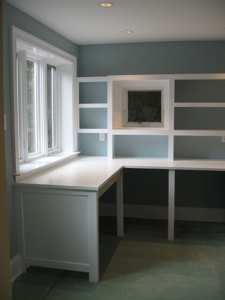 Home office - traditional home office idea in Wilmington