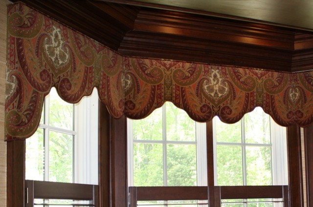 Custom window valance for office - Traditional - Home Office - New York -  by Kathleen Cragan Interior Design | Houzz IE