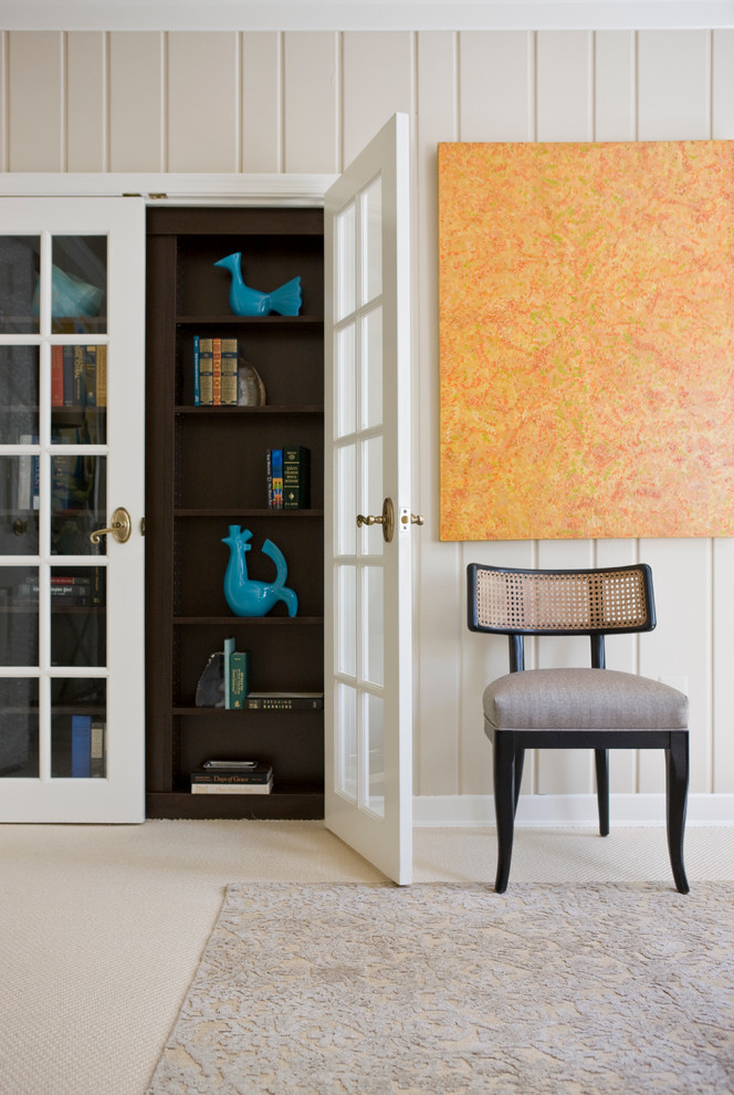 Стильный дизайн: кабинет в стиле неоклассика (современная классика) с ковровым покрытием - последний тренд