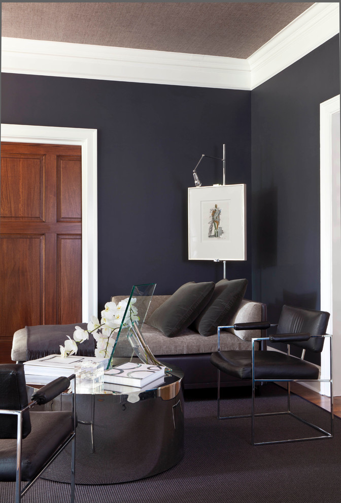 Идея дизайна: кабинет в современном стиле с синими стенами