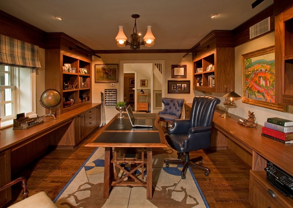 Home office - traditional home office idea in Philadelphia