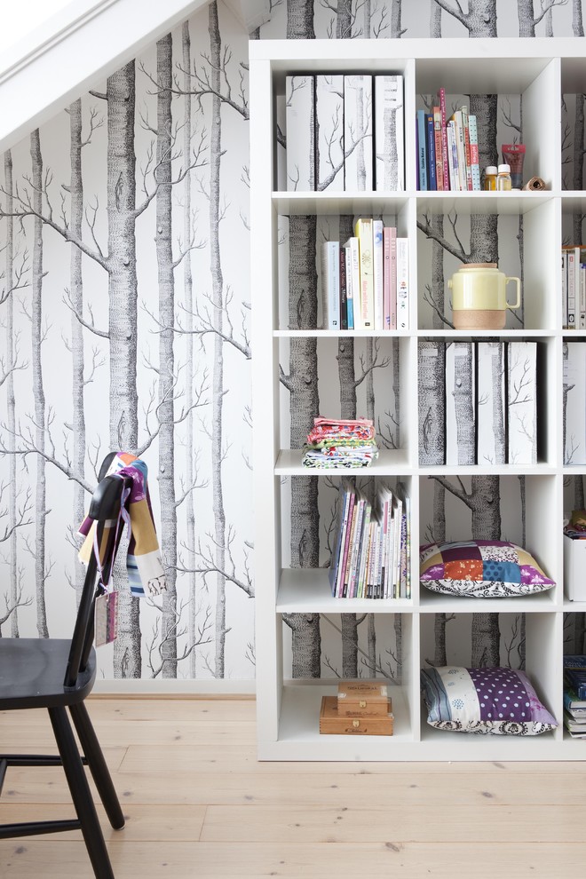 Danish light wood floor home office photo in Amsterdam