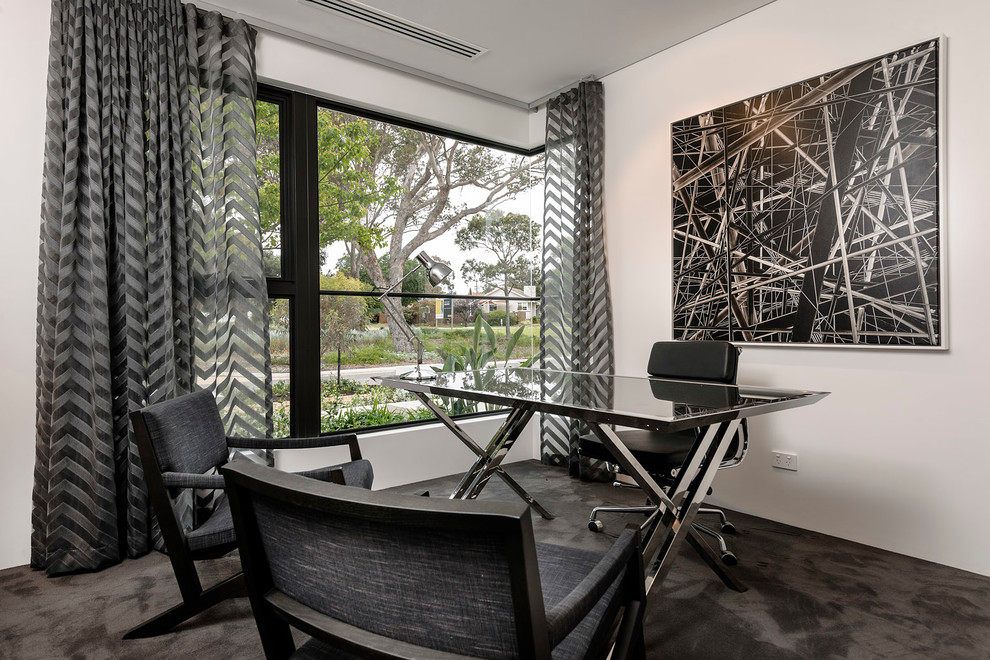Свежая идея для дизайна: рабочее место в современном стиле с ковровым покрытием и отдельно стоящим рабочим столом - отличное фото интерьера
