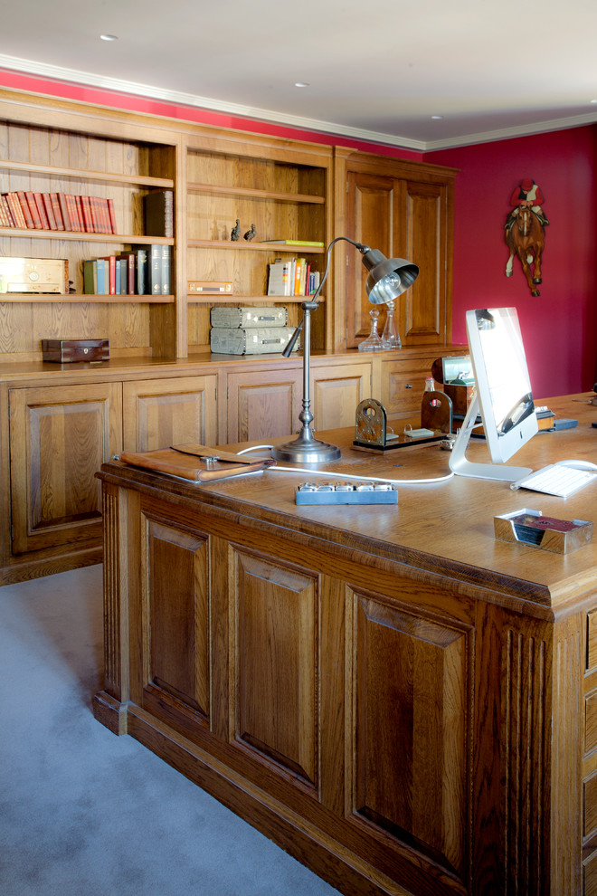 Inspiration for a contemporary home office in Hampshire.