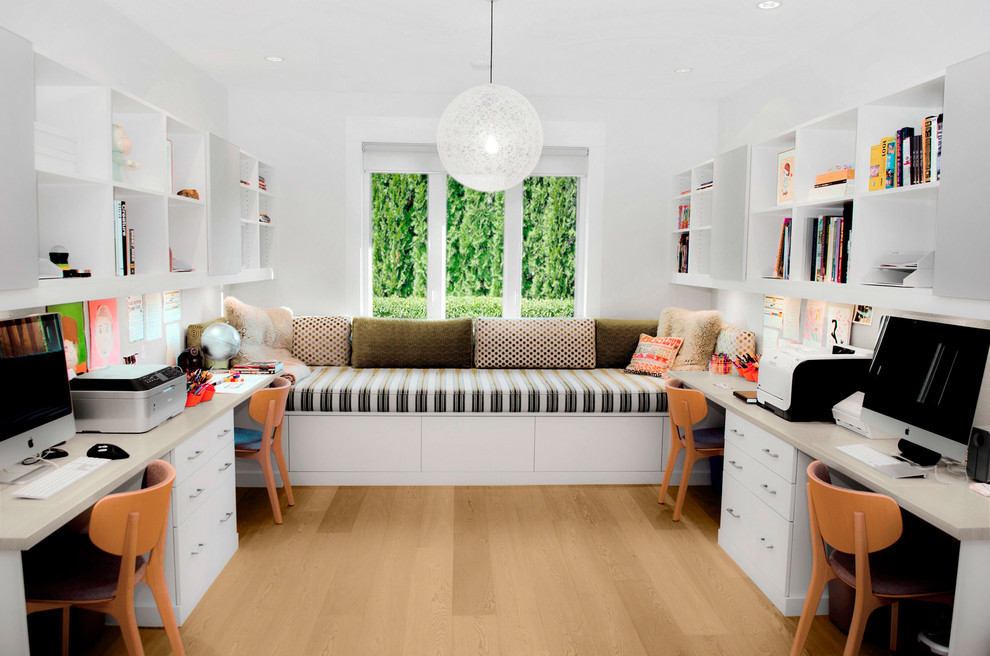 Classic home office in Nashville with white walls and no fireplace.