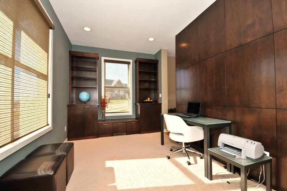 Photo of a modern home office in Minneapolis.