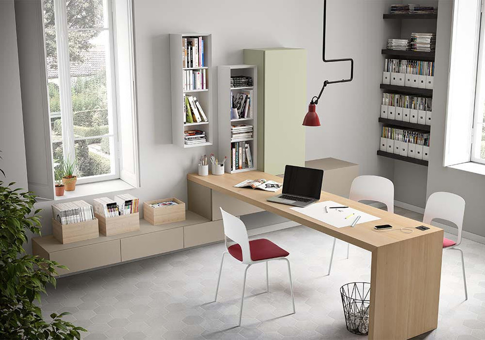 Idée de décoration pour un bureau minimaliste de taille moyenne avec un mur gris, un sol en carrelage de céramique, aucune cheminée, un bureau indépendant et un sol gris.